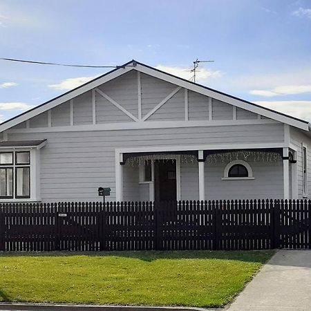 Te Waiharakeke Holiday Home Blenheim Extérieur photo